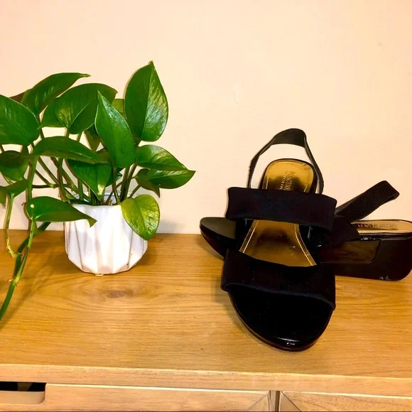 Womens Kenneth Cole Reaction Black Sandals - Picture 1 of 4